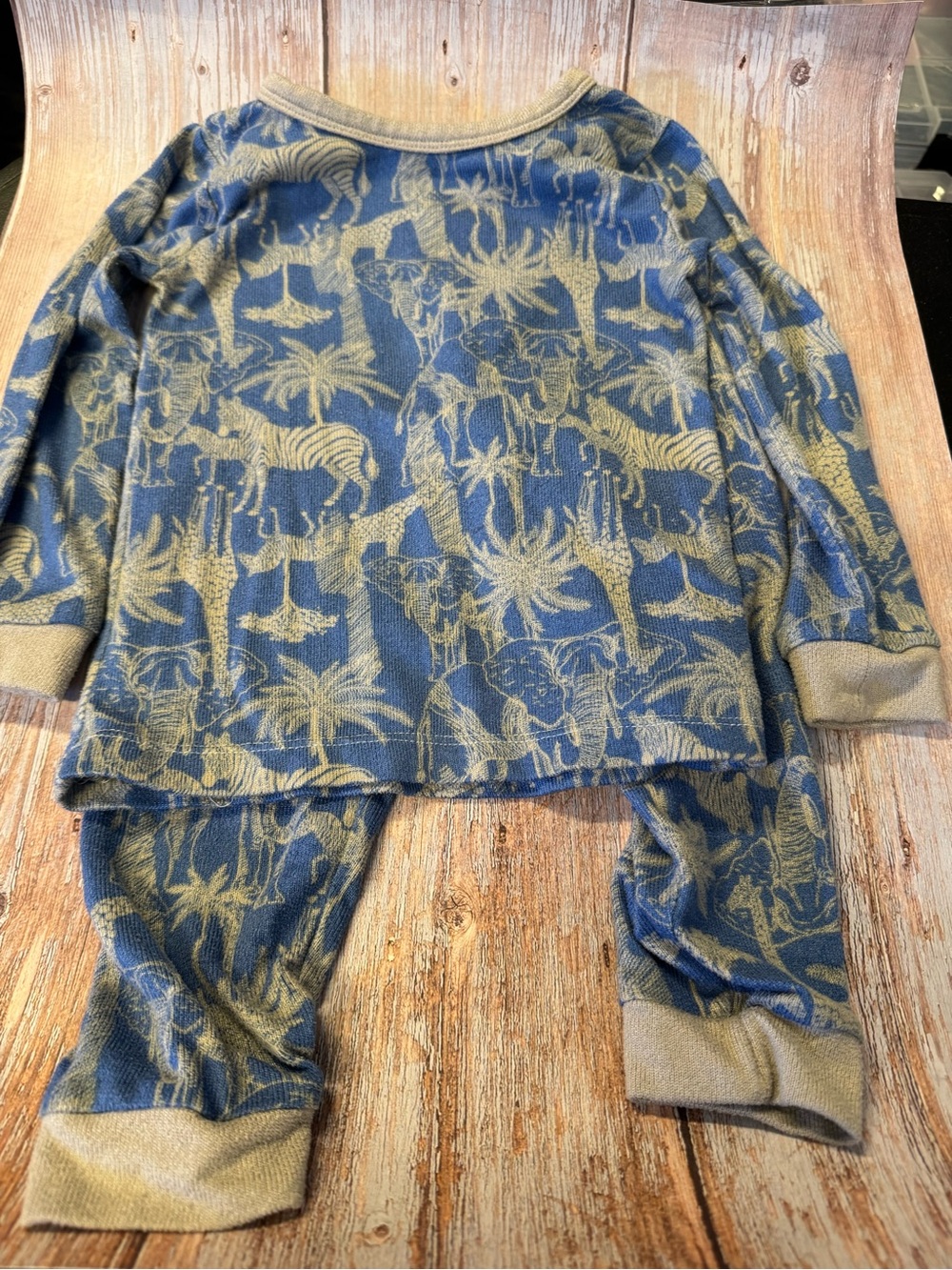 Preowned Sleep On It Blue and Tan Pj's Size 3T Item #PHK7666